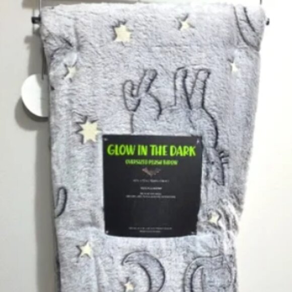 Urban Domain Glow in the Dark Gray Blanket with Stars, Moon, And Kitties - Picture 1 of 2